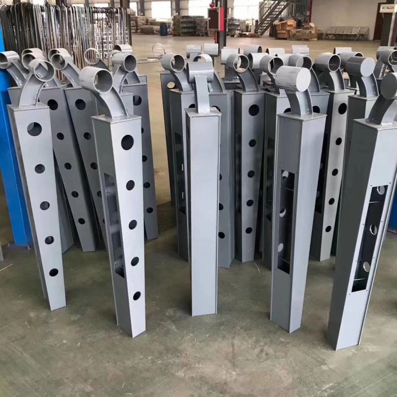 守護(hù)水域安全 雨湖、湘鄉(xiāng)、韶山河道護(hù)欄的專(zhuān)業(yè)制造與創(chuàng)新研發(fā)